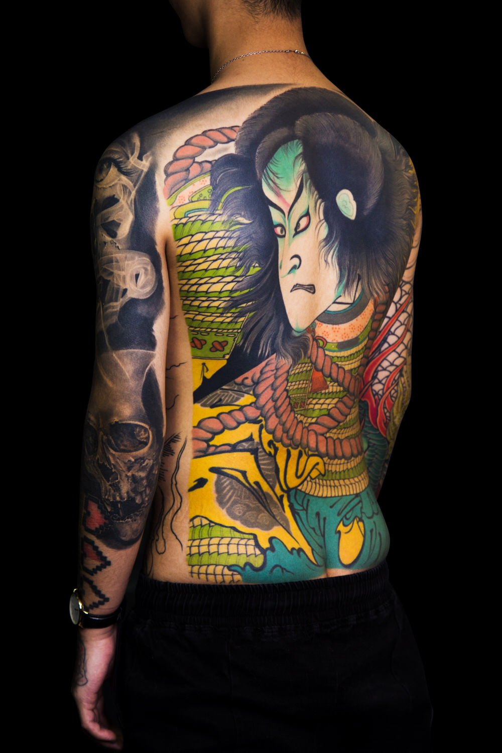 Hình xăm full lưng : điều cần biết trước xăm